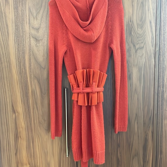 Unique mid-2000’s sweater coat in fun red orange color with waist detailing. - Picture 6 of 8